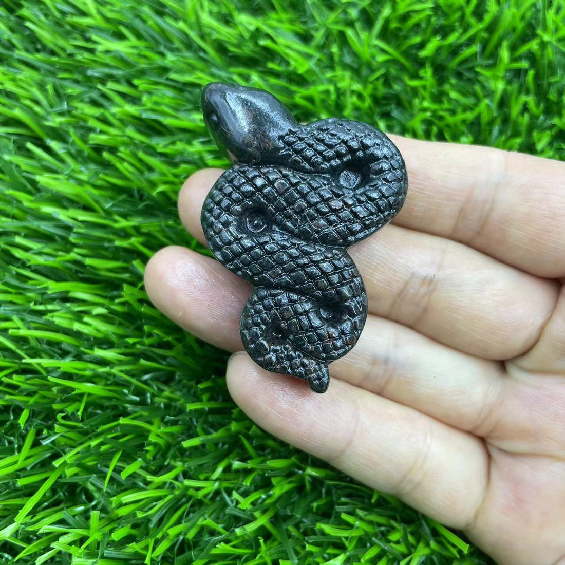 Spiritual Senses UK natural crystal carved snake ornament
