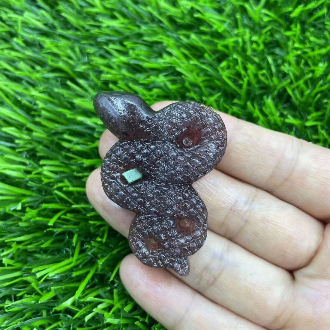 Spiritual Senses UK natural crystal carved snake ornament
